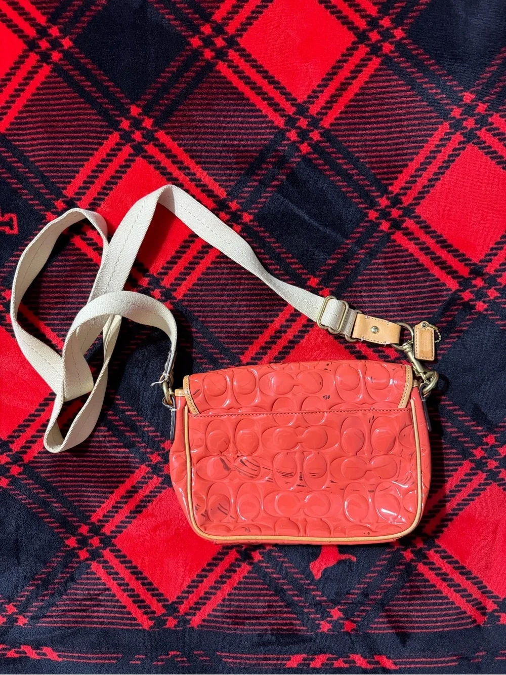Coach Coral Patent Signature Crossbody Bag - Picture 4 of 10